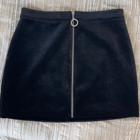 Black Velvet Mini Skirt - Picture 1 of 2